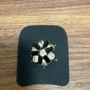 1950’s Three Dimensional Vintage Sparkling Diamanté Floral Brooch.